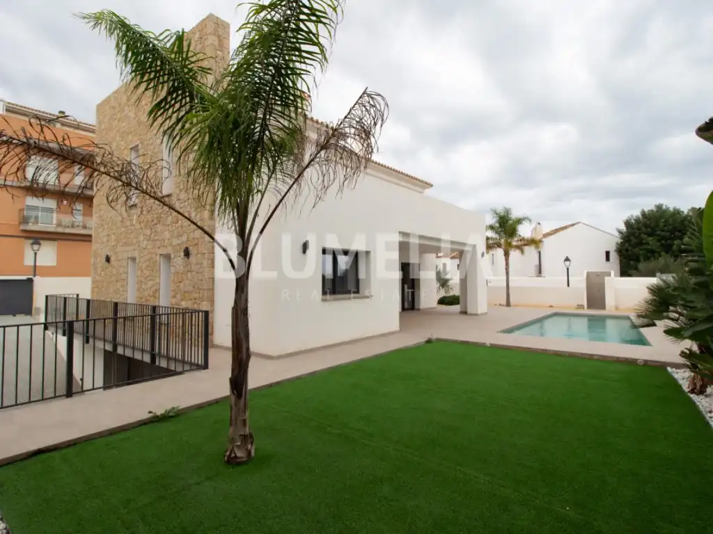 Houses for sale in Calle Constantino Gomez-La Xara, La Xara - La Sella