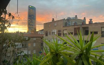 Vista exterior de Pis en venda en Bilbao  amb Calefacció, Terrassa i Balcó