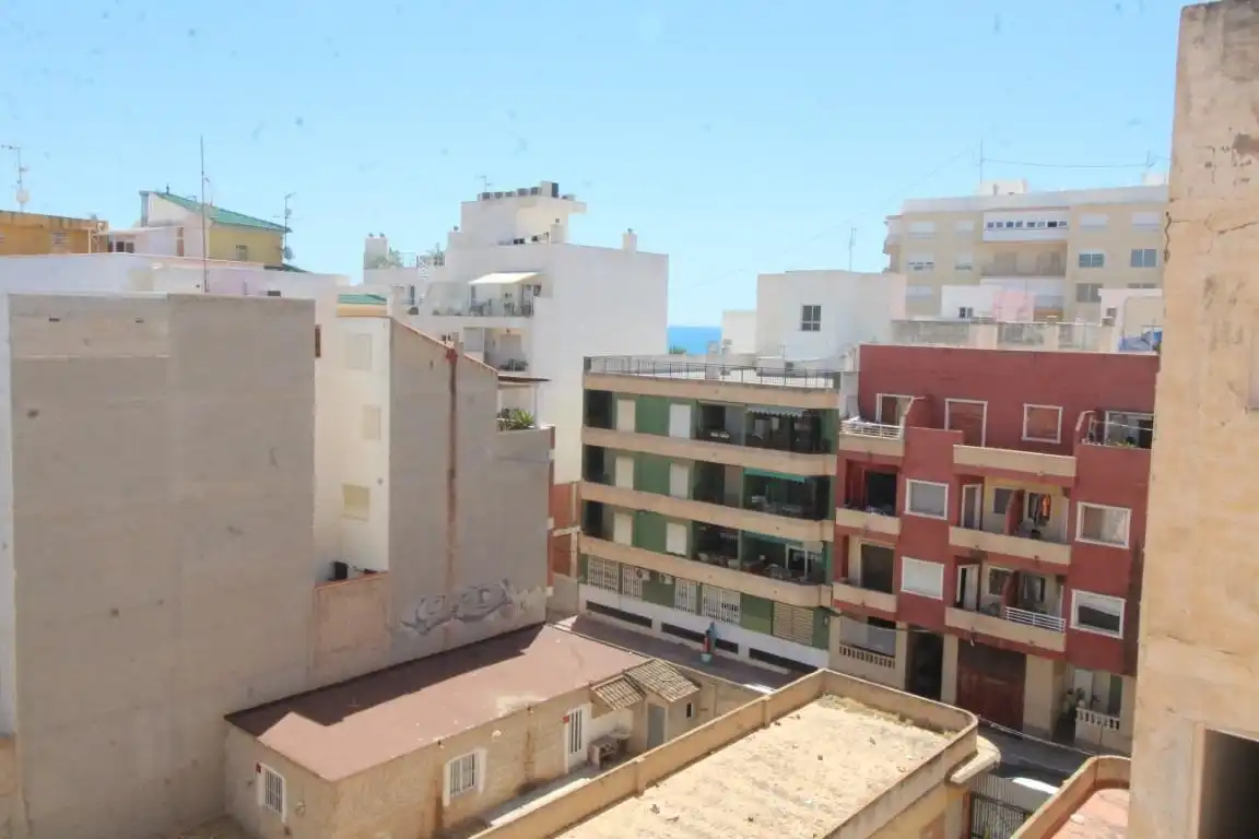 Vista exterior de Apartament en venda en Torrevieja amb Terrassa
