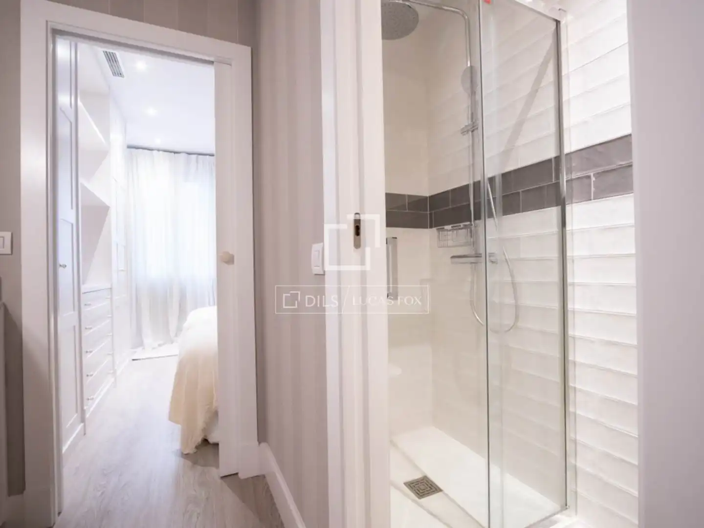 Bathroom of Flat for rent in Madrid  with Air Conditioner, Parquet flooring and Furnished