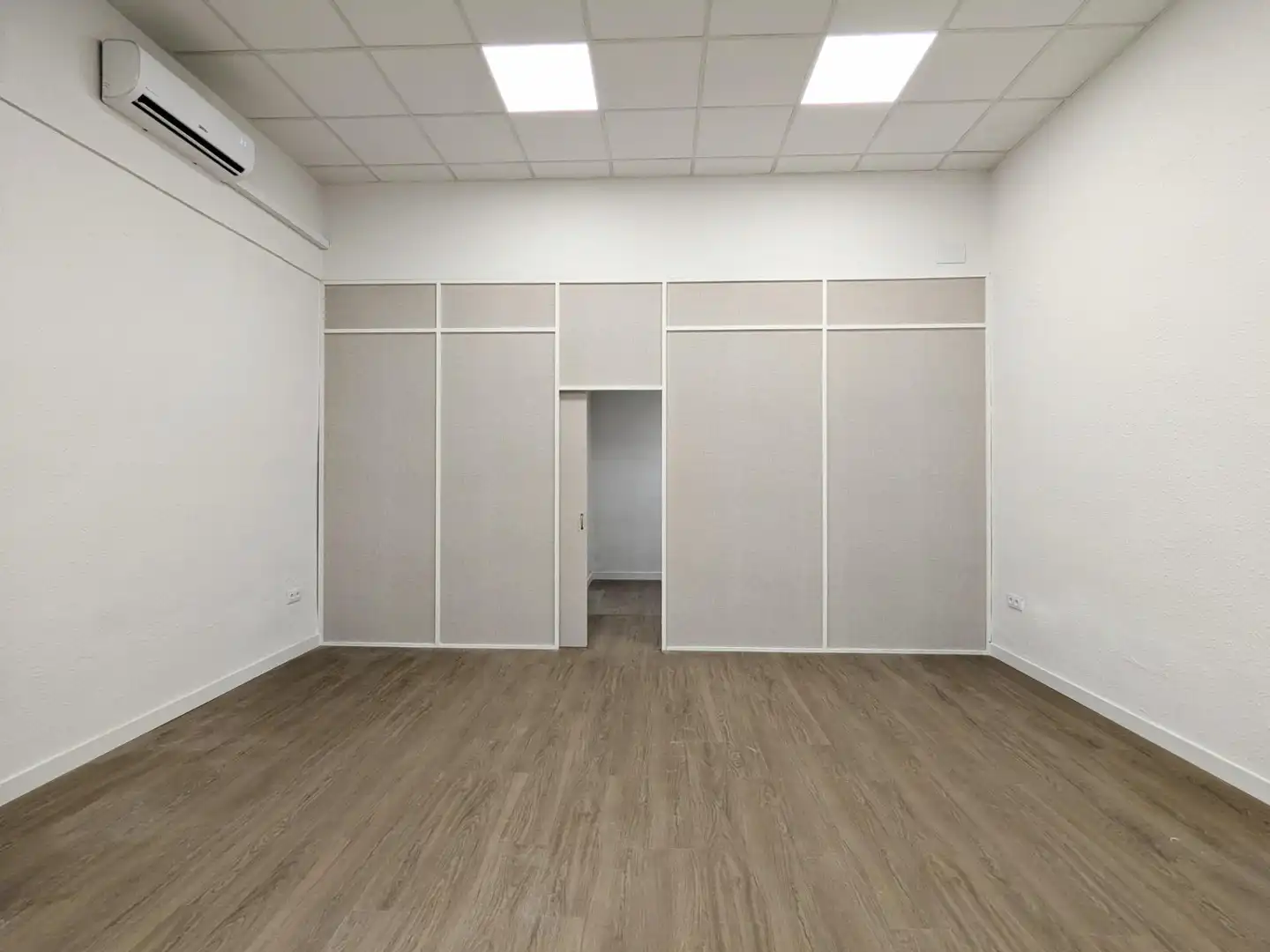 Commercial properties for rent in Valencia  with Air Conditioner