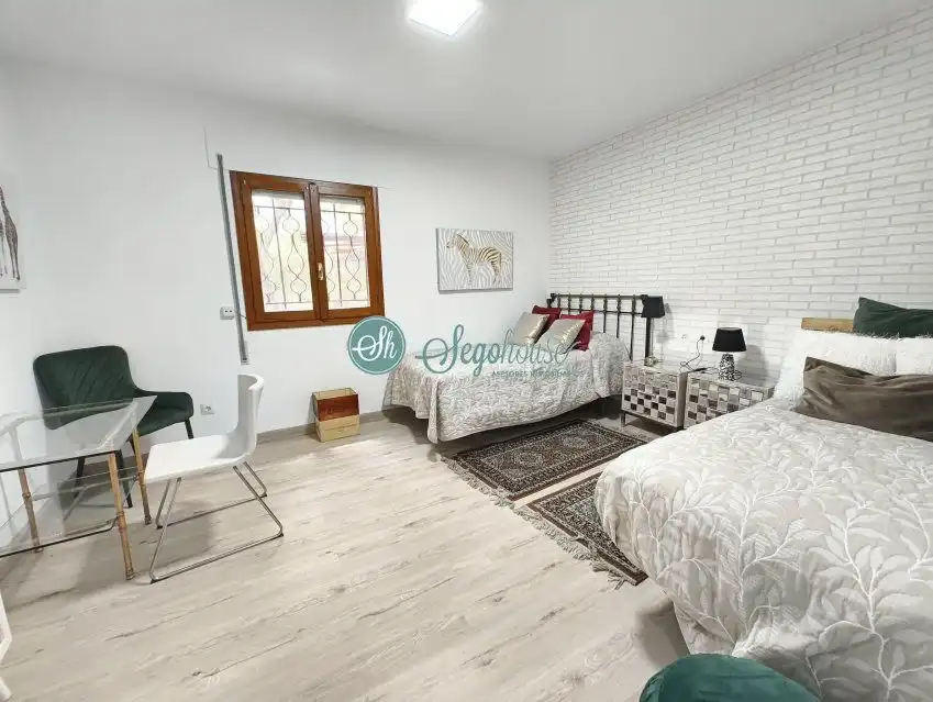 Bedroom of Houses for sale in Segovia  with Heating