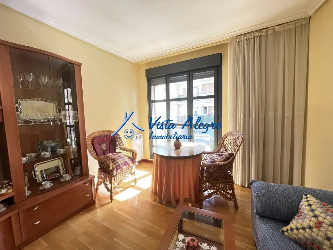 Living room of Flat for sale in Haro  with Air Conditioner, Heating and Parquet flooring