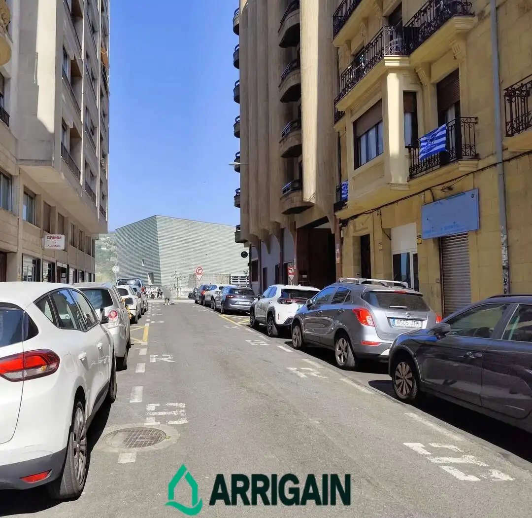 Vista exterior de Local en venta en Donostia - San Sebastián  con Aire acondicionado