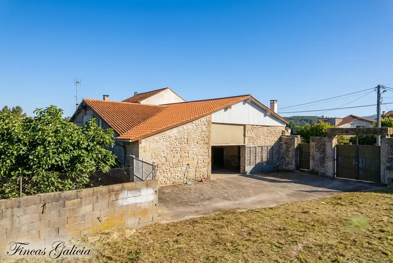 Casa adosada en venda a Verín