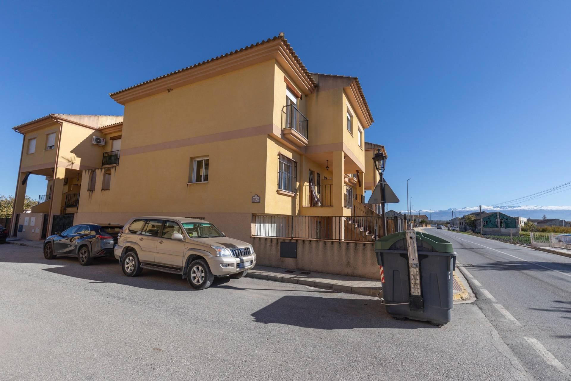 Exterior view of Single-family semi-detached for sale in Fuente Vaqueros