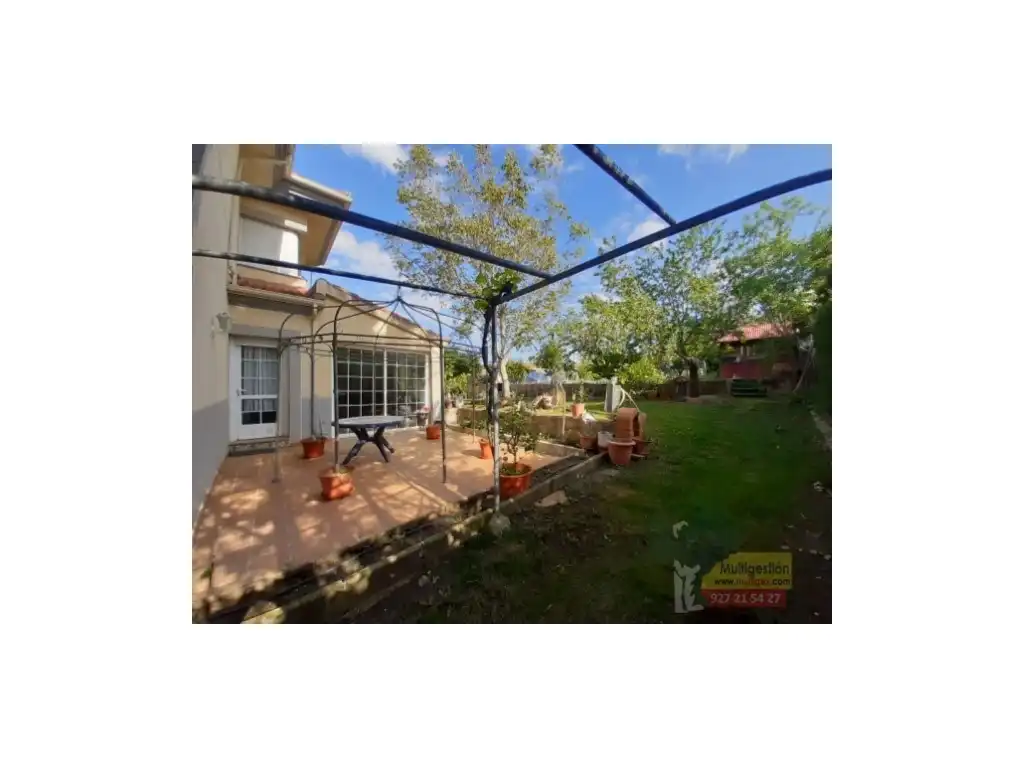 Jardí de Casa o xalet en venda en Cáceres