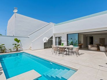 Xalet amb piscina en venda a Las Lomas de Rame - Bahía Bella
