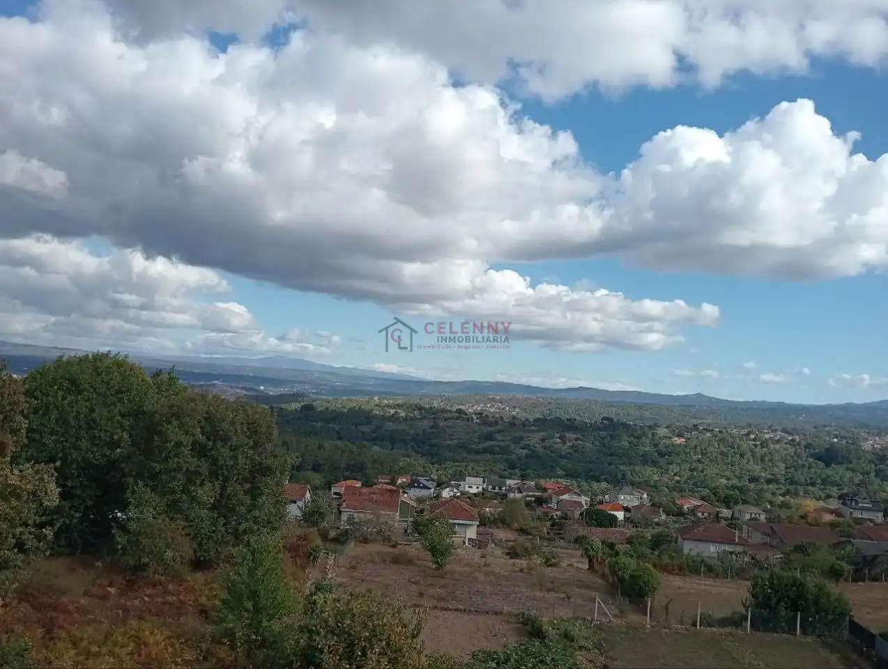 Houses for sale in Toén  with Heating, Private garden and Terrace