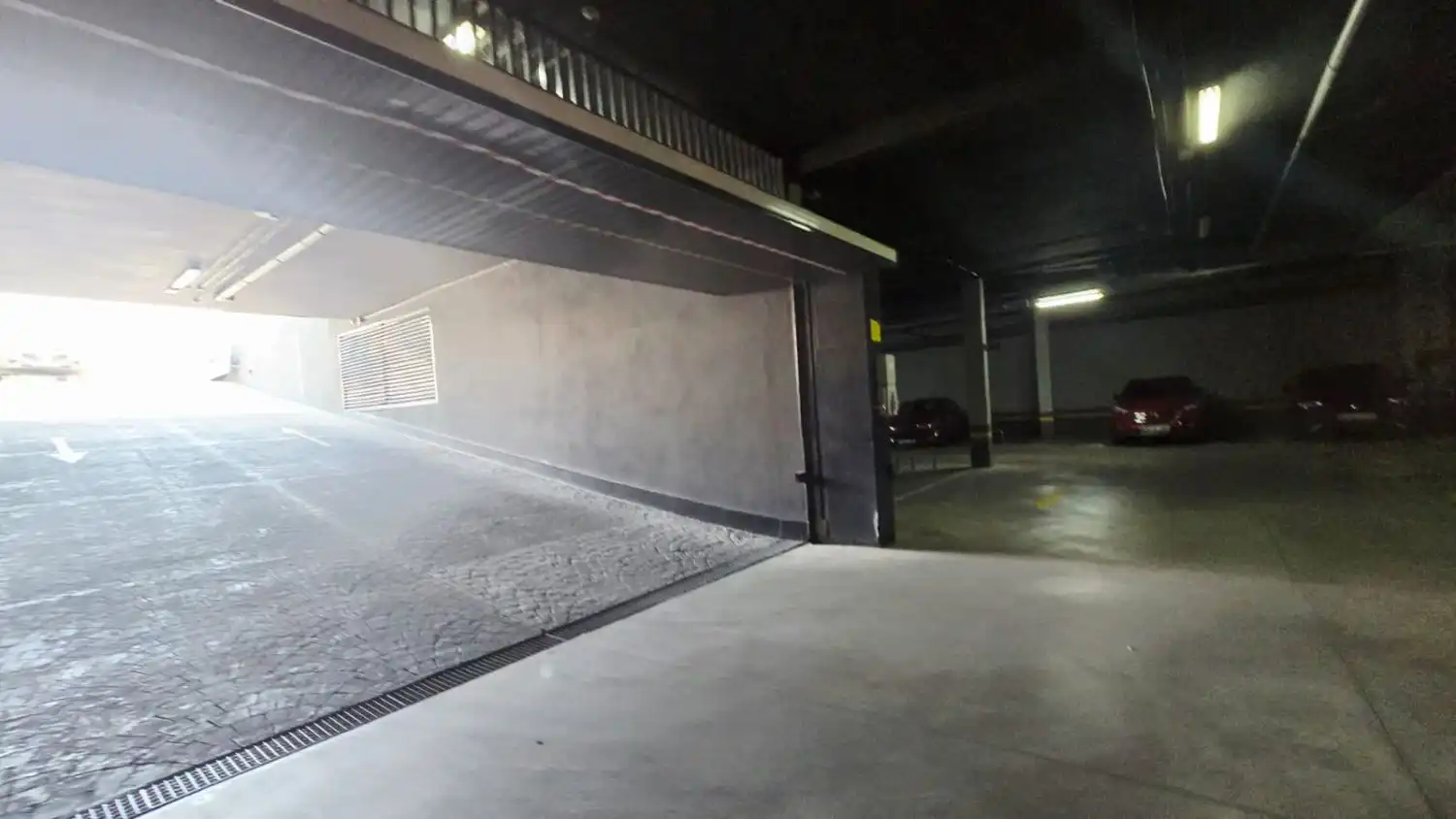 Parking de Ático de alquiler en Madrid con Aire acondicionado, Calefacción y Terraza