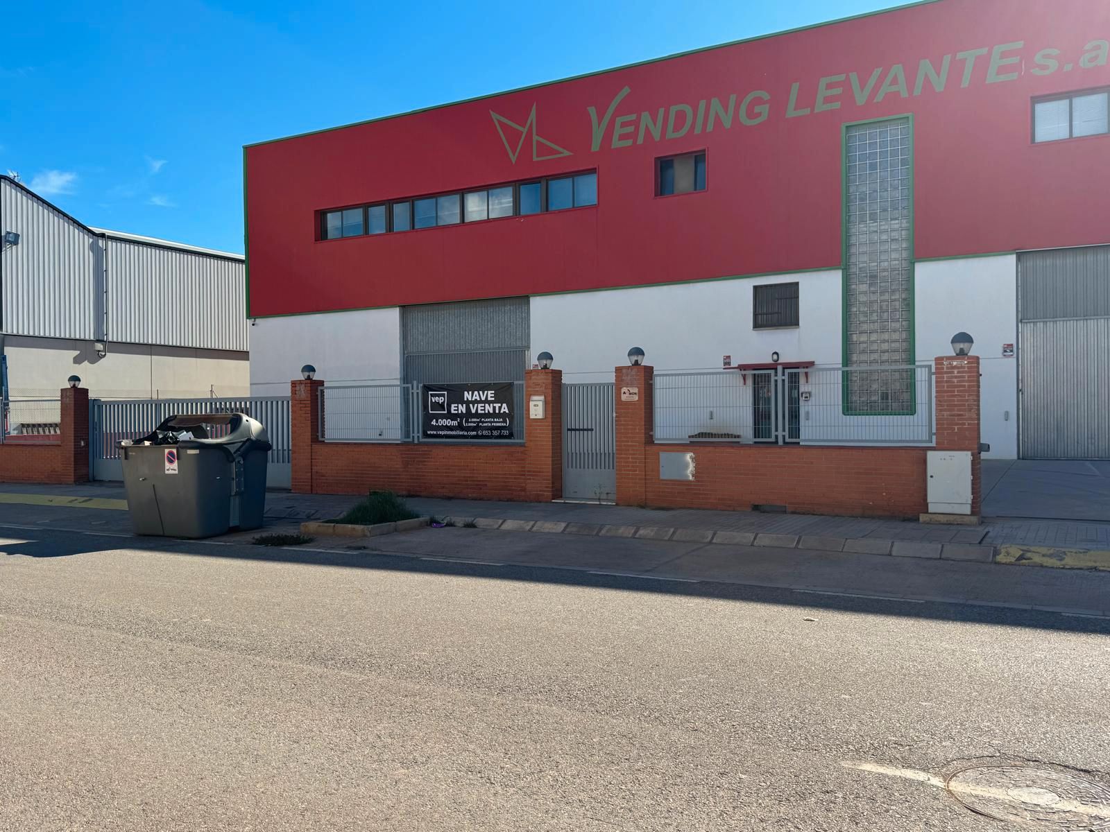 Vista exterior de Nau industrial en venda en Moncada amb Alarma
