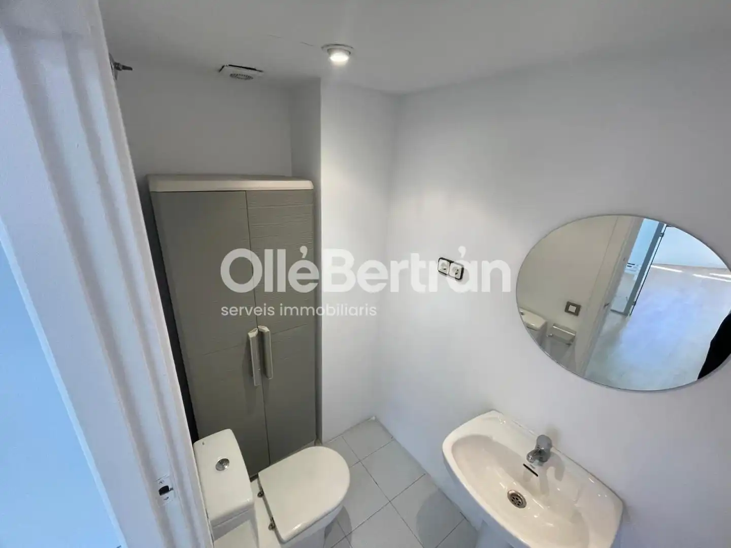 Badezimmer von Büro zur Miete in Barcelona