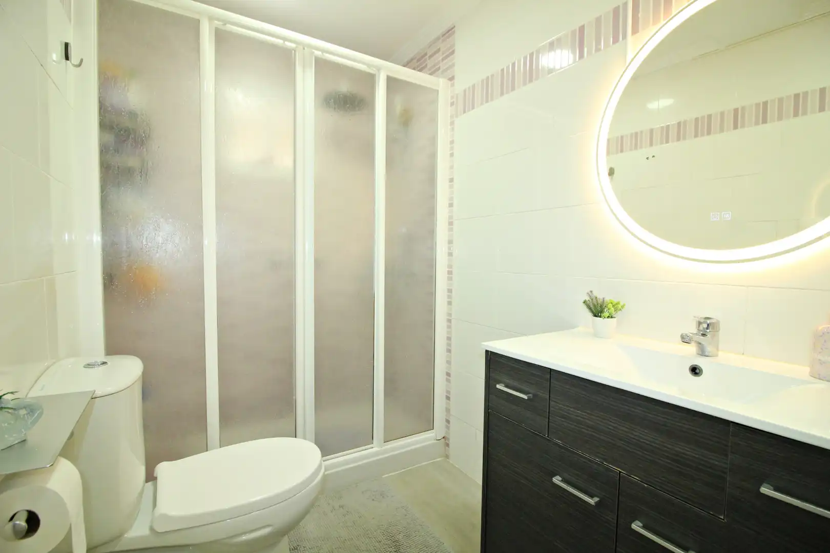 Bathroom of Flat for sale in Huelva