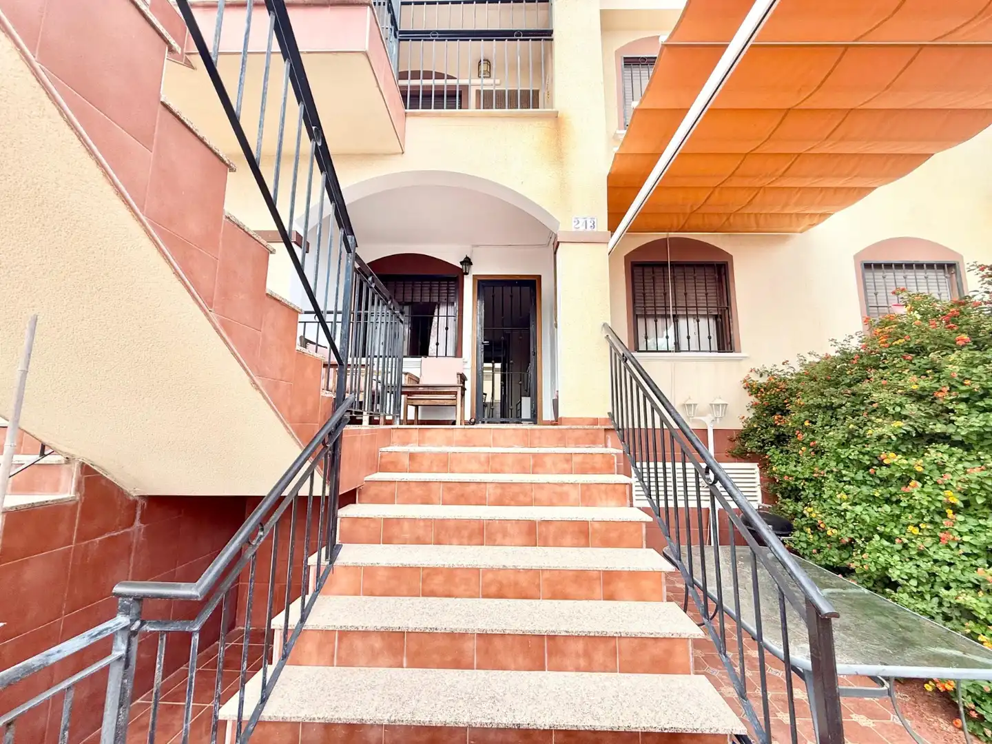 Casa a schiera con piscina in affitto a Nueva Torrevieja - Aguas Nuevas, imagen 4
