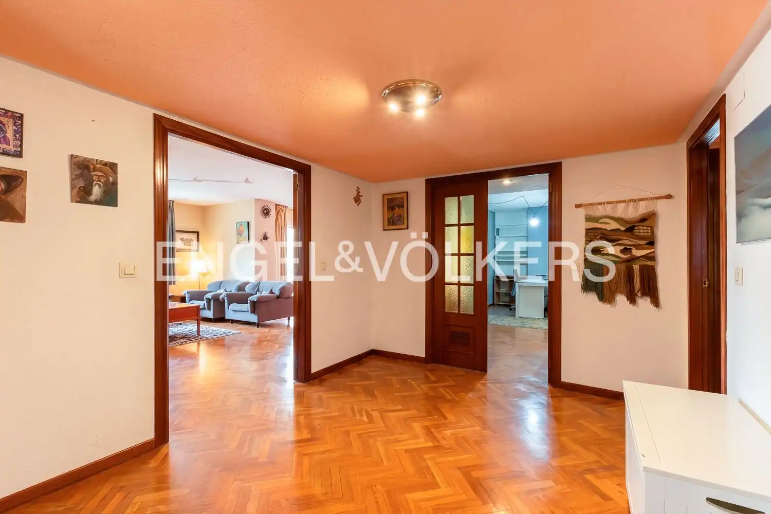 Wohnung zur Miete in Valencia mit Klimaanlage, Heizung und Terrasse