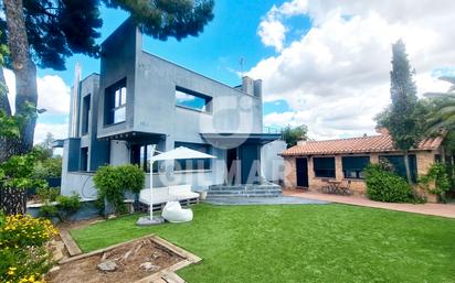 Exterior view of House or chalet for sale in Boadilla del Monte  with Air Conditioner, Heating and Private garden