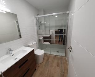 Bathroom of Flat to rent in Aldaia