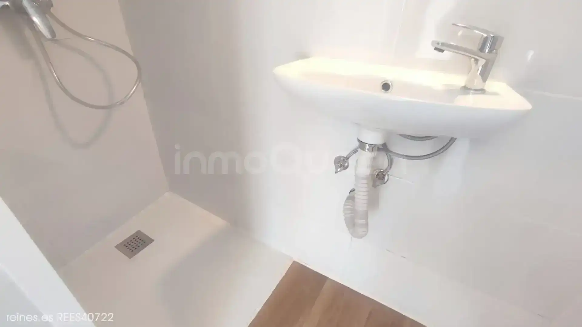 Baño de Piso en venta en Grado con Calefacción y Terraza