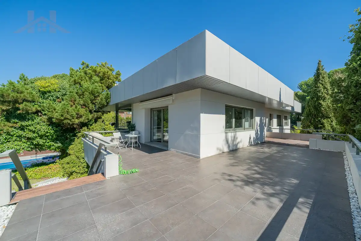 Vista exterior de Casa o chalet en venta en Las Rozas de Madrid
