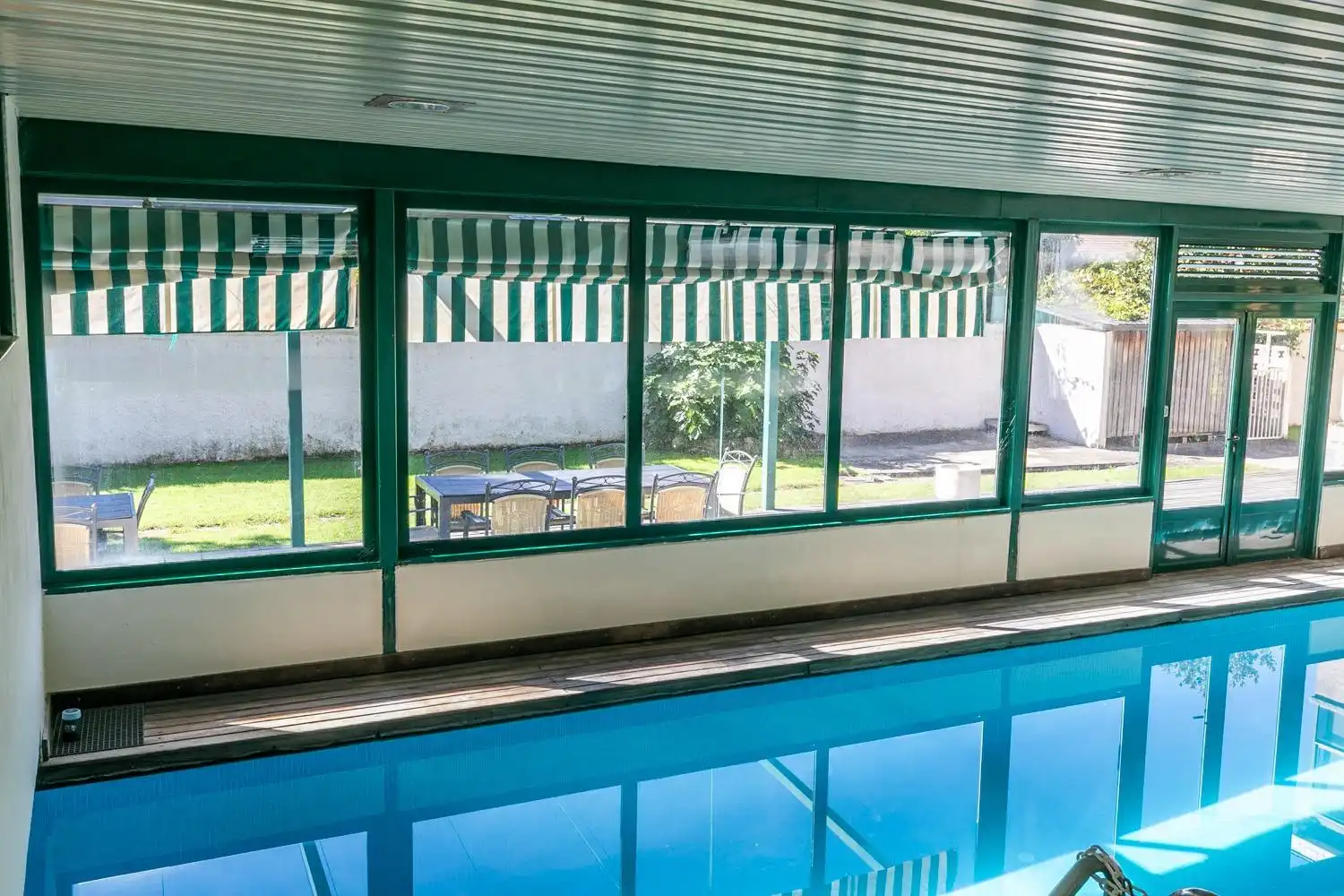 Piscina de Casa o xalet en venda en Jaca amb Calefacció, Jardí privat i Terrassa