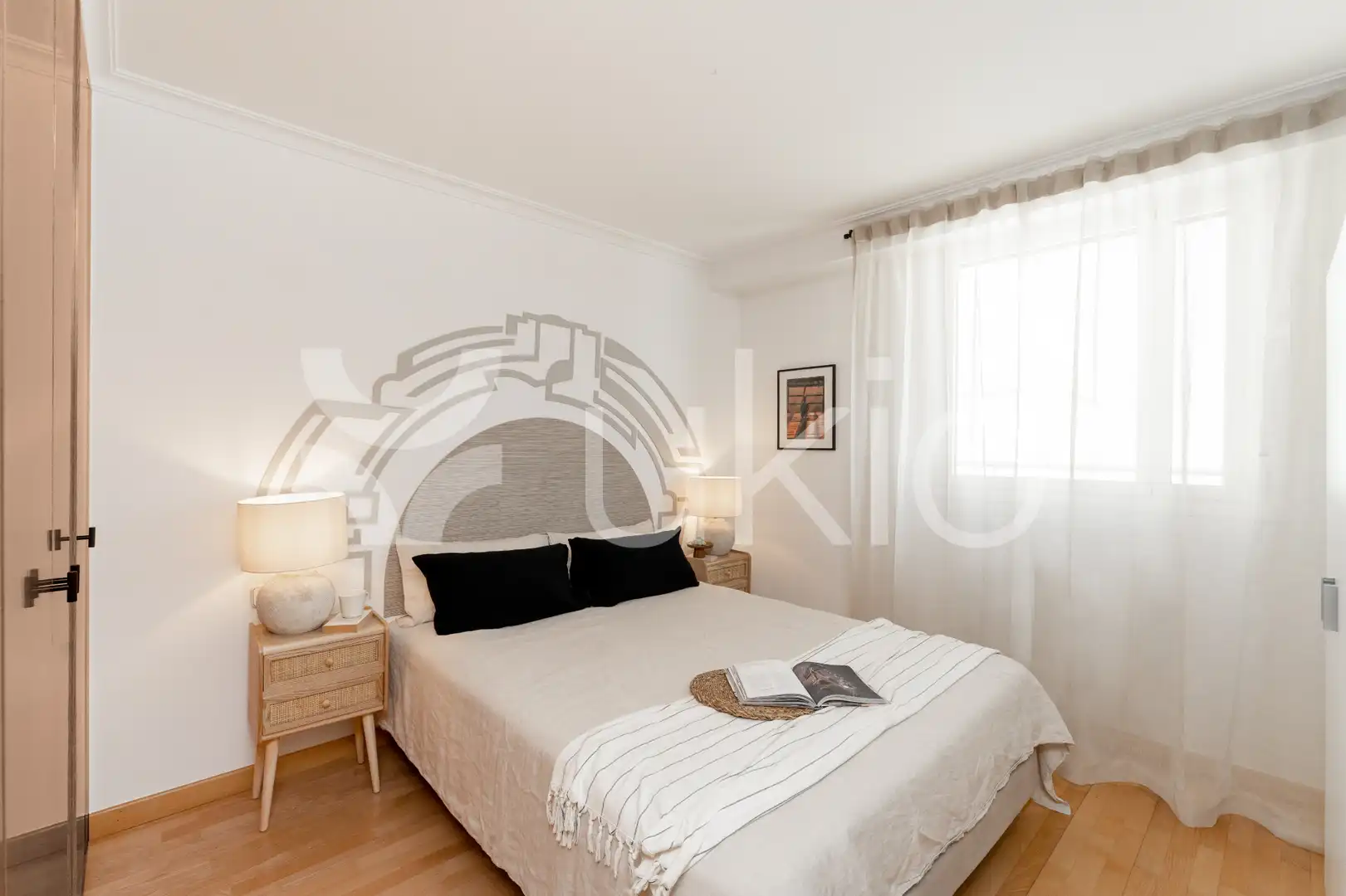 Dormitori de Apartament de lloguer en Madrid amb Aire condicionat, Calefacció i Moblat