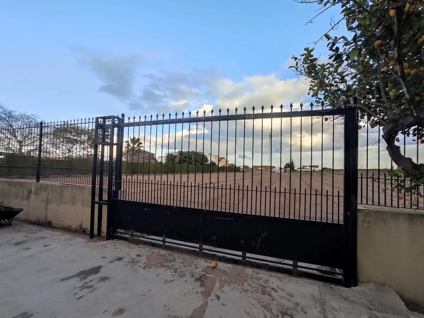 Vista exterior de Casa o xalet en venda en Alboraya amb Terrassa, Traster i Piscina