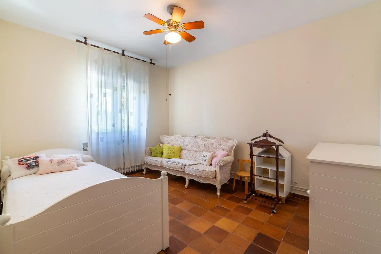 Dormitori de Casa o xalet en venda en Tudela de Duero amb Calefacció, Jardí privat i Terrassa