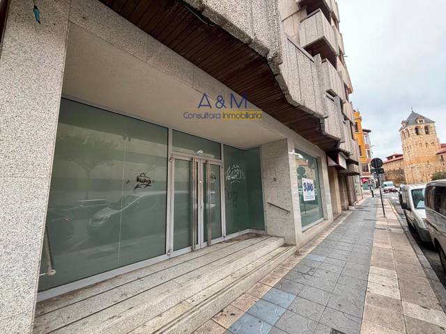 Local comercial en Alquiler en Avenida Ramon y Cajal en Centro Ciudad
