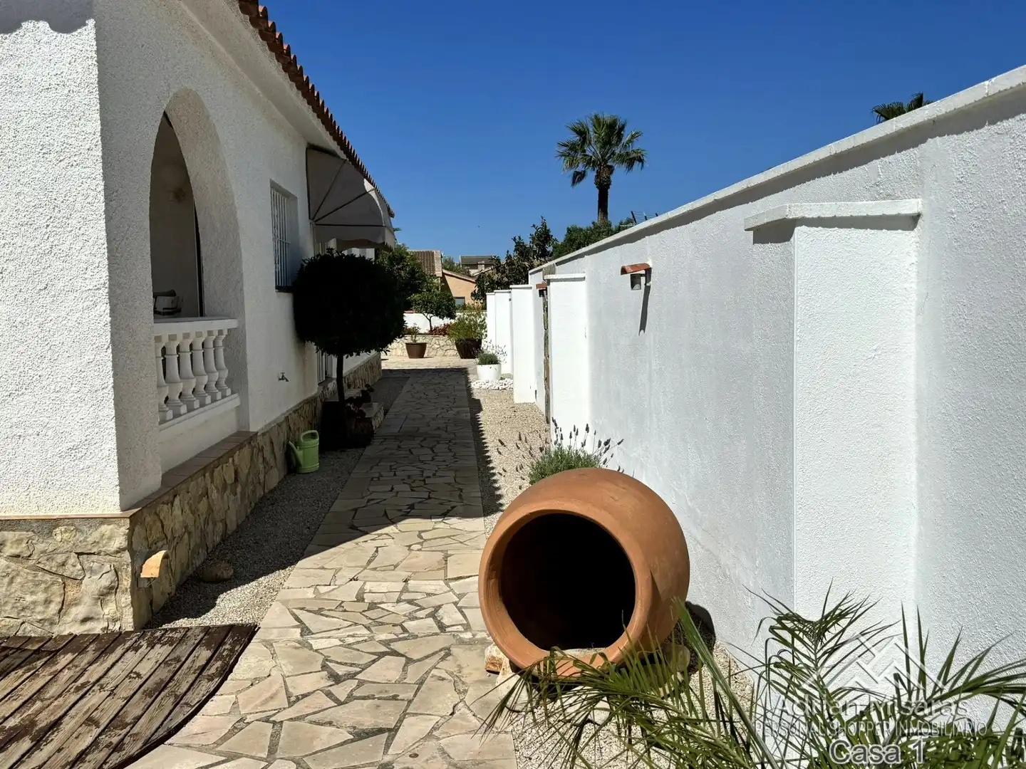 Vista exterior de Casa o chalet en venta en Deltebre con Aire acondicionado, Piscina y Amueblado