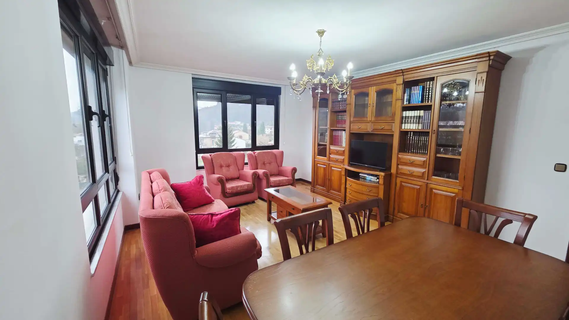 Sala d'estar de Pis en venda en Langreo amb Calefacció, Parquet i Traster