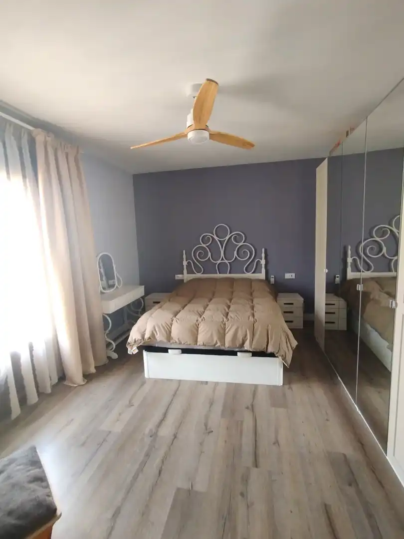 Dormitori de Casa adosada en venda en Mérida amb Aire condicionat, Calefacció i Parquet