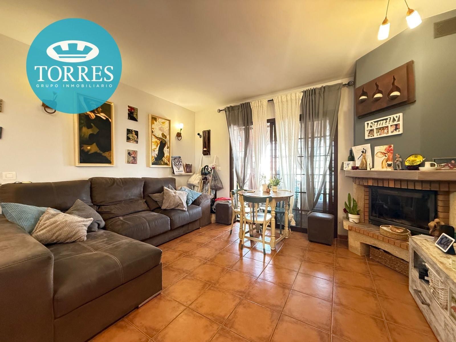 Exterior view of Single-family semi-detached for sale in Málaga Capital  with Air Conditioner, Terrace and Swimming Pool
