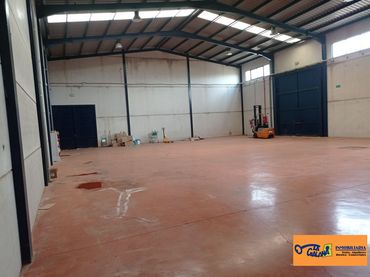 Industrial building for sale in Valdepeñas