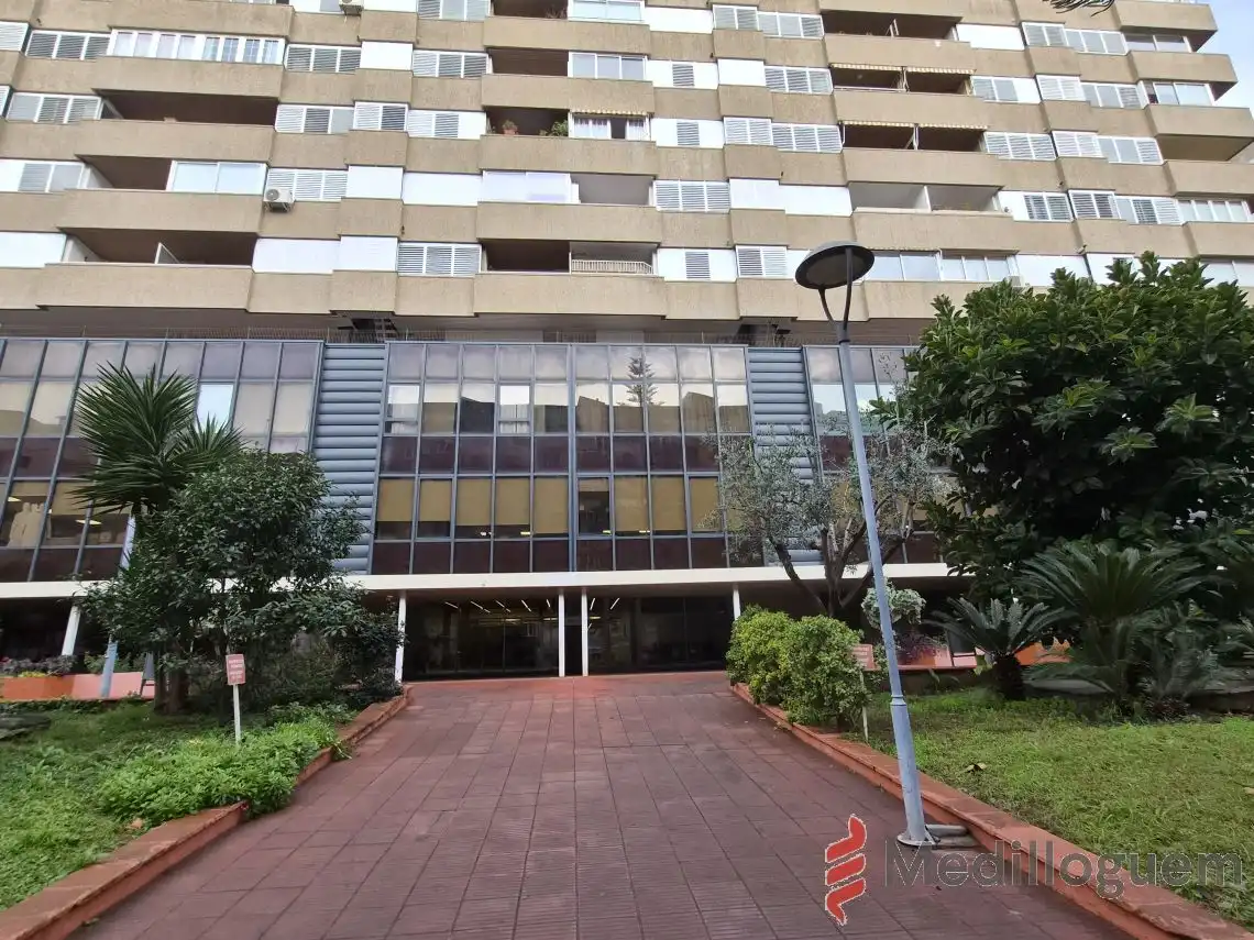 Oficina de alquiler en Les Corts