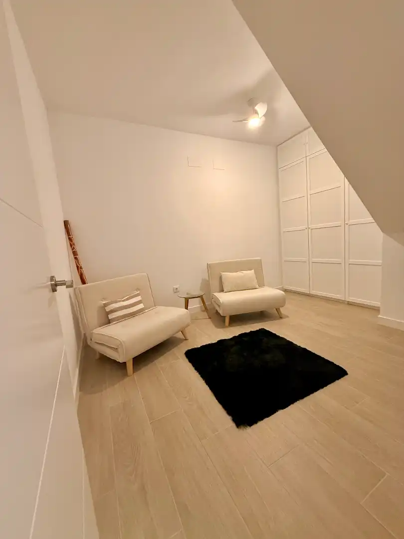 Sala d'estar de Casa o xalet en venda en Espartinas amb Aire condicionat, Calefacció i Jardí privat