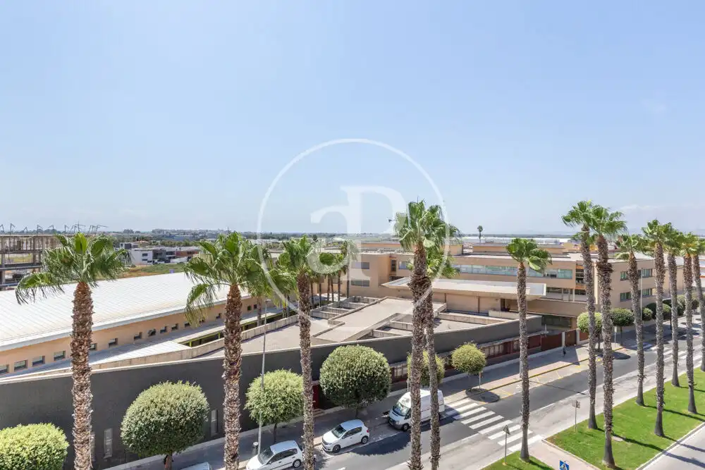 Piso en venta en Avinguda Cardenal Vicent Enrique I Tarancó, Piscinas