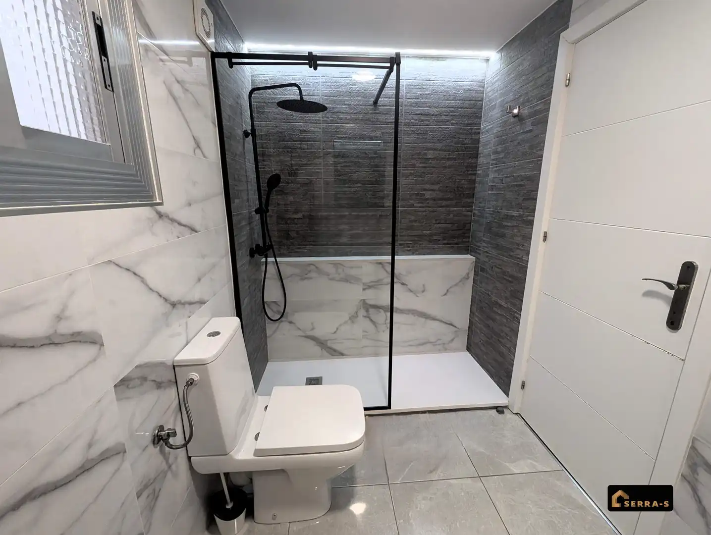 Bathroom of Flat for sale in Blanes  with Air Conditioner and Balcony