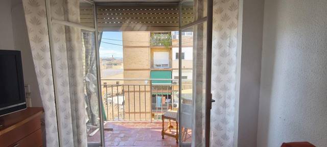 Piso en Alquiler en Calle calle pintor hermenegildo lanz en Barrio de Zaidín