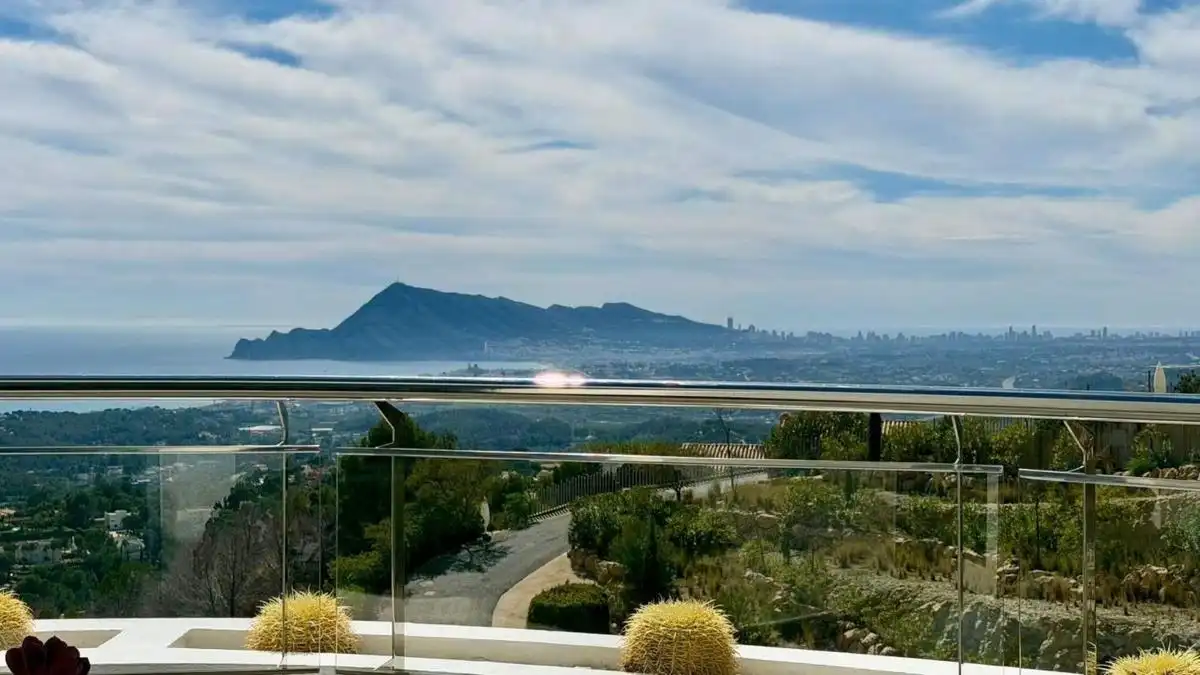 Vista exterior de Dúplex en venda en Altea amb Aire condicionat i Jardí privat