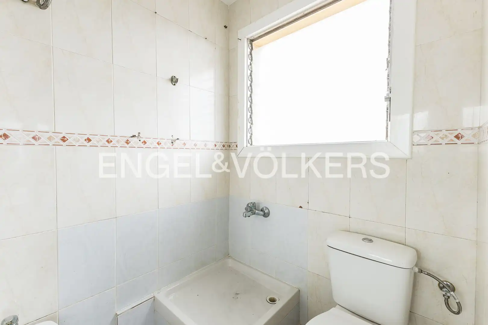 Bathroom of Attic for sale in Castelldefels  with Air Conditioner, Heating and Parquet flooring