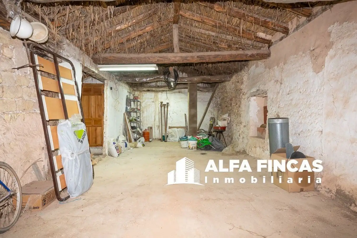 Houses for sale in Tébar  with Private garden