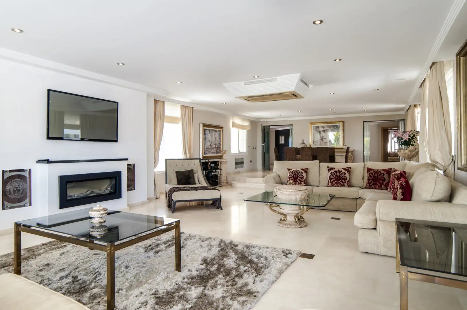 Houses for sale in Elviria