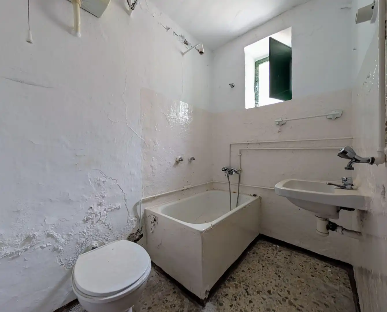 Bany de Casa o xalet en venda en Loja amb Aire condicionat, Calefacció i Jardí privat