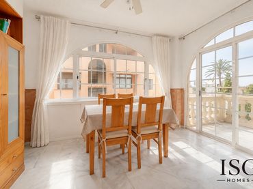Apartamento con balcón en venta en Avenida Alfredo Nobel 1