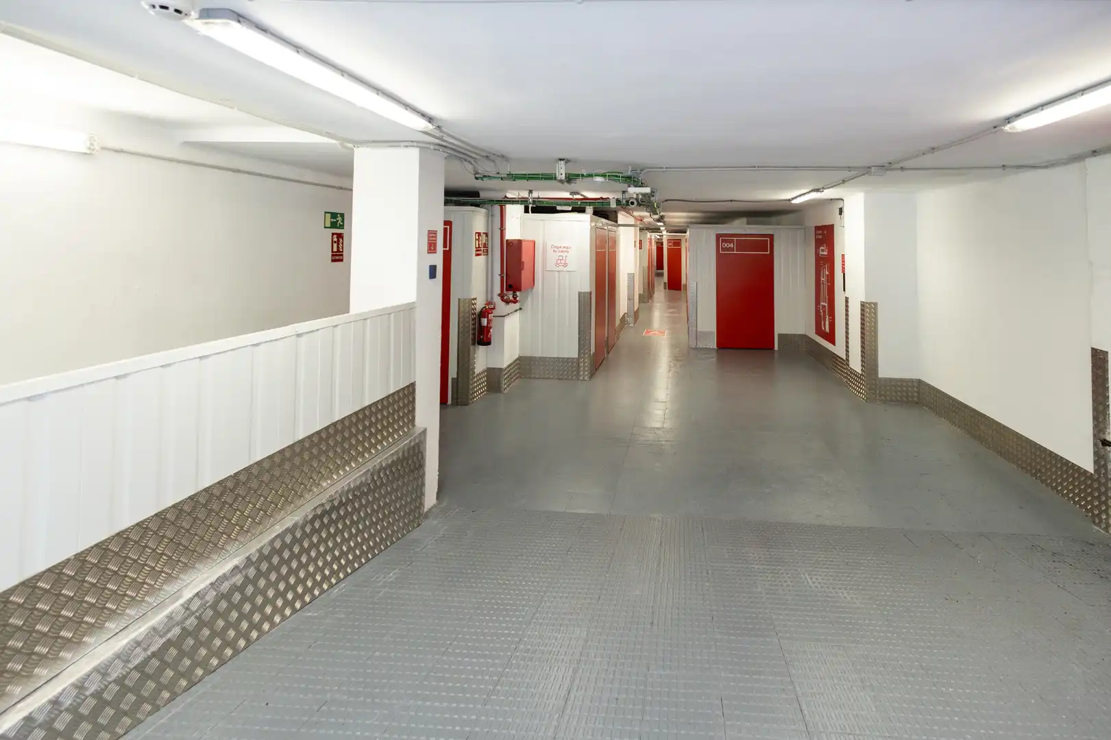 Trastero de alquiler en L'Hospitalet de Llobregat con Alarma