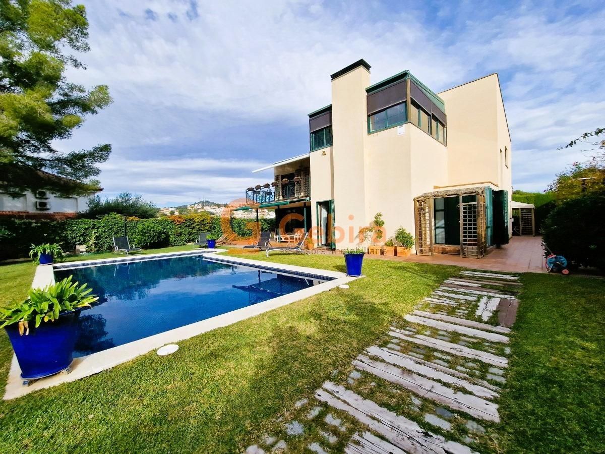 Exterior view of House or chalet for sale in Cunit  with Air Conditioner, Heating and Private garden
