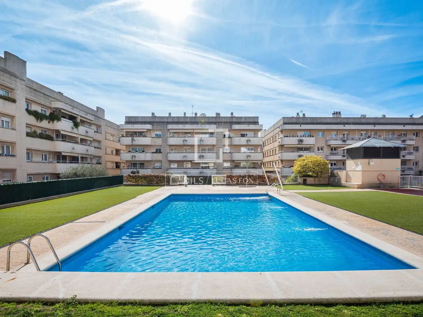 Exterior view of Flat for sale in Sant Cugat del Vallès  with Air Conditioner, Heating and Terrace