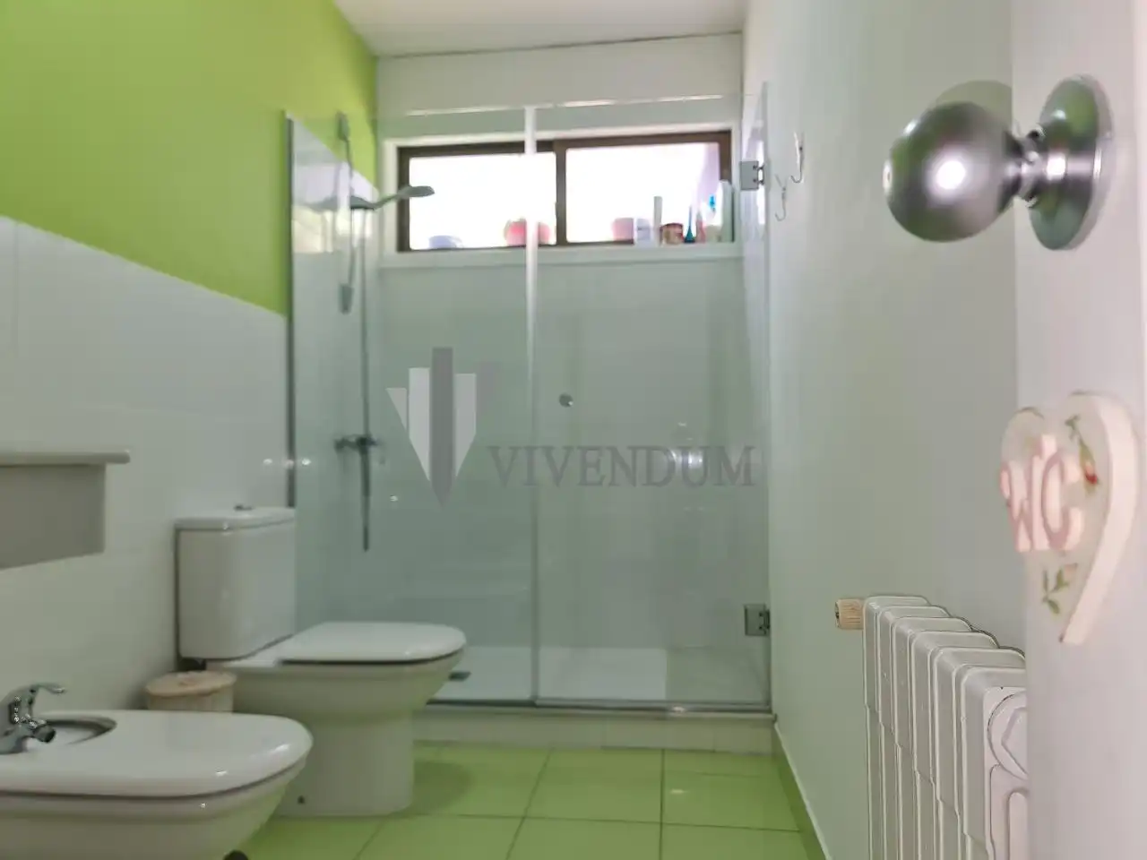 Baño de Piso en venta en Tomiño con Calefacción, Terraza y Balcón