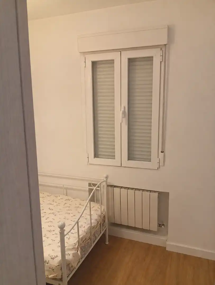 Dormitori de Pis en venda en Alcalá de Henares amb Aire condicionat, Calefacció i Moblat