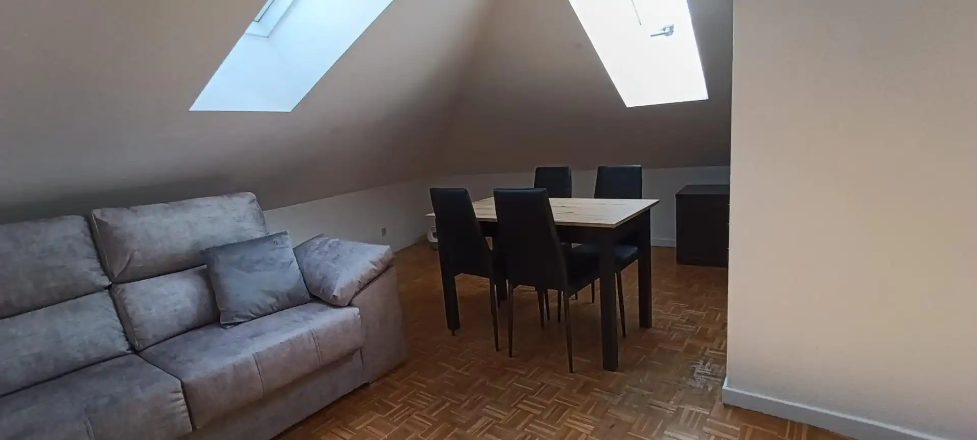 Sala de estar de Ático en venta en Mansilla de las Mulas